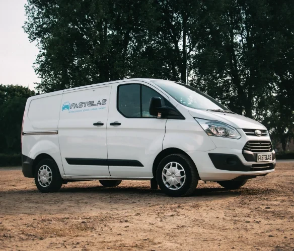 FastGlass professional auto glass service